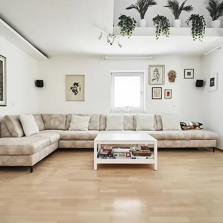 Matic Spacious Modern Daire Ljubljana