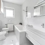 Lägenhet Matic Spacious Modern *